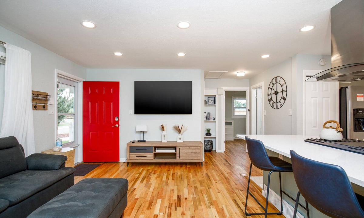 Barnum West House | 3b/2b West Denver Home BBQ/Fire pit and large yard near Red Rocks/Downtown