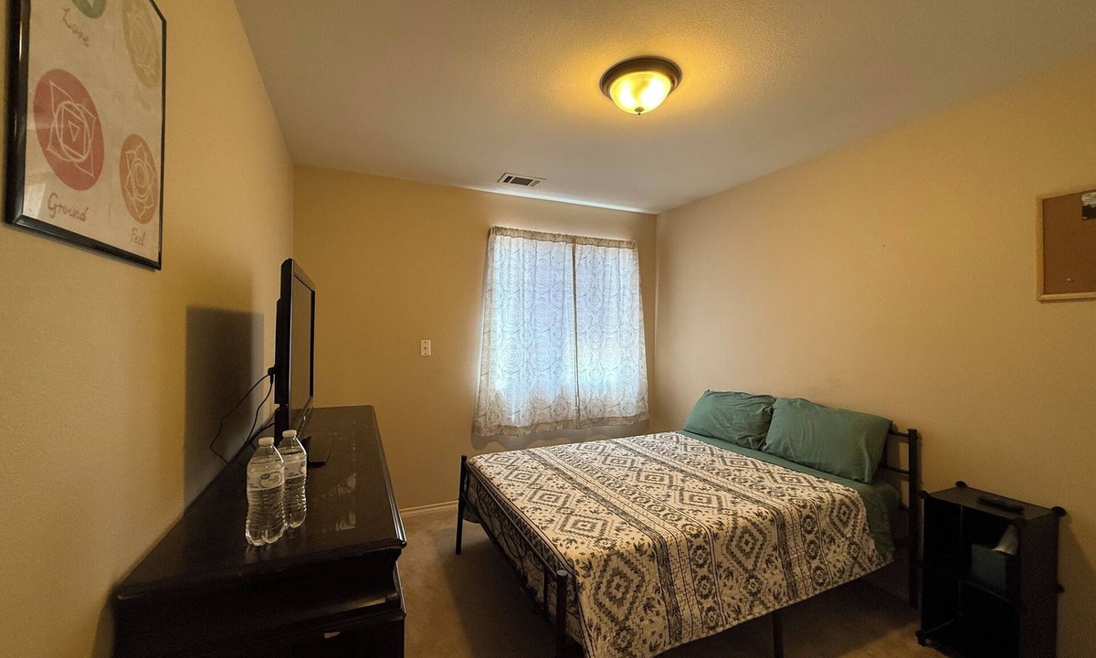 Pear Park House | 4-bedroom house in marvelous Grand Junction with AC, WiFi