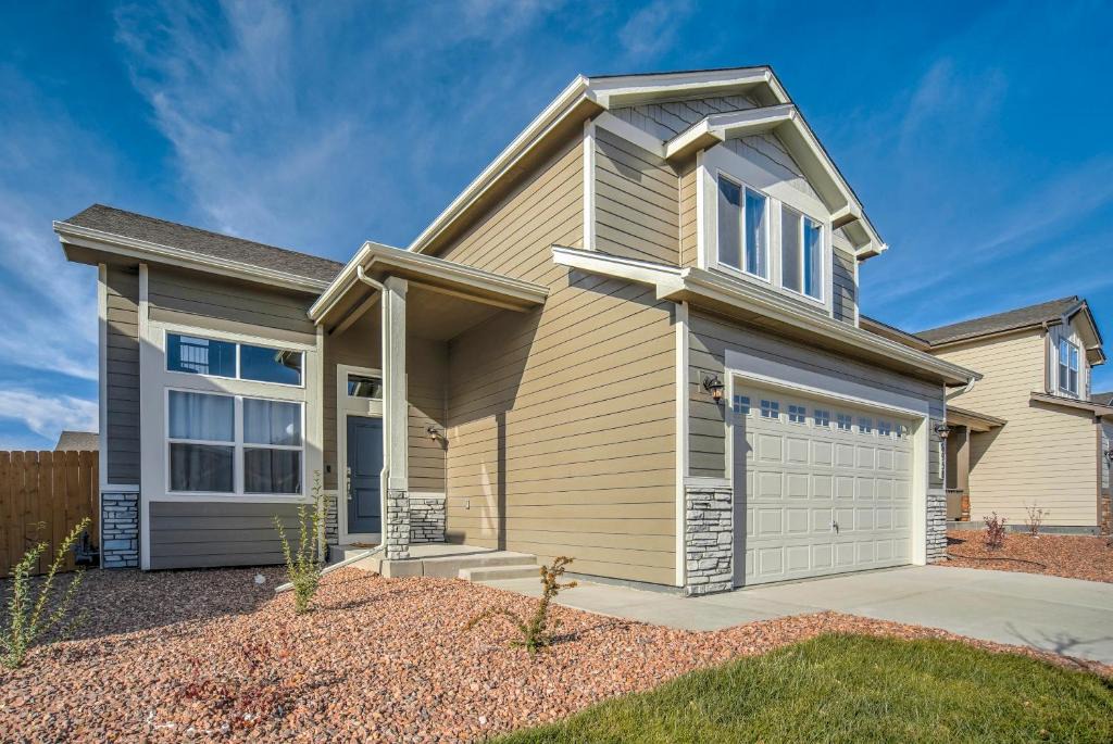 Security-Widefield House | 4 bedroom New Build with Fireplace minutes to Fort Carson