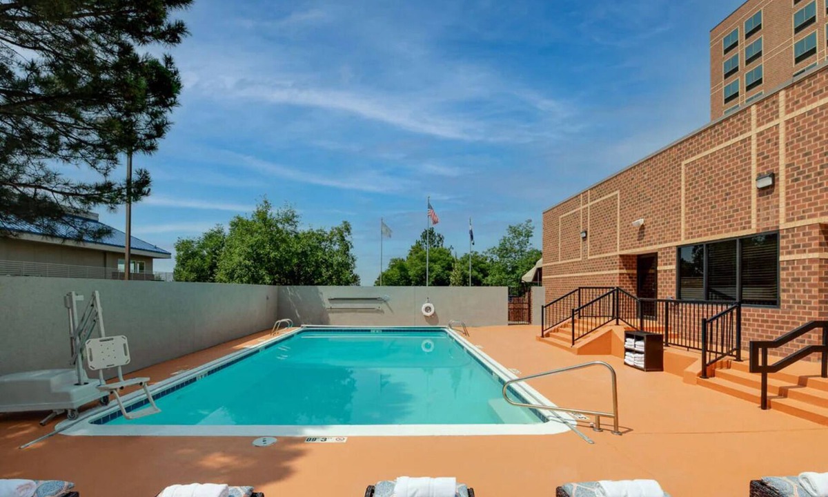 Greenwood Village House | 4 Units Minutes to Denver Zoo & Downtown Aquarium. Pets Allowed, Pool!