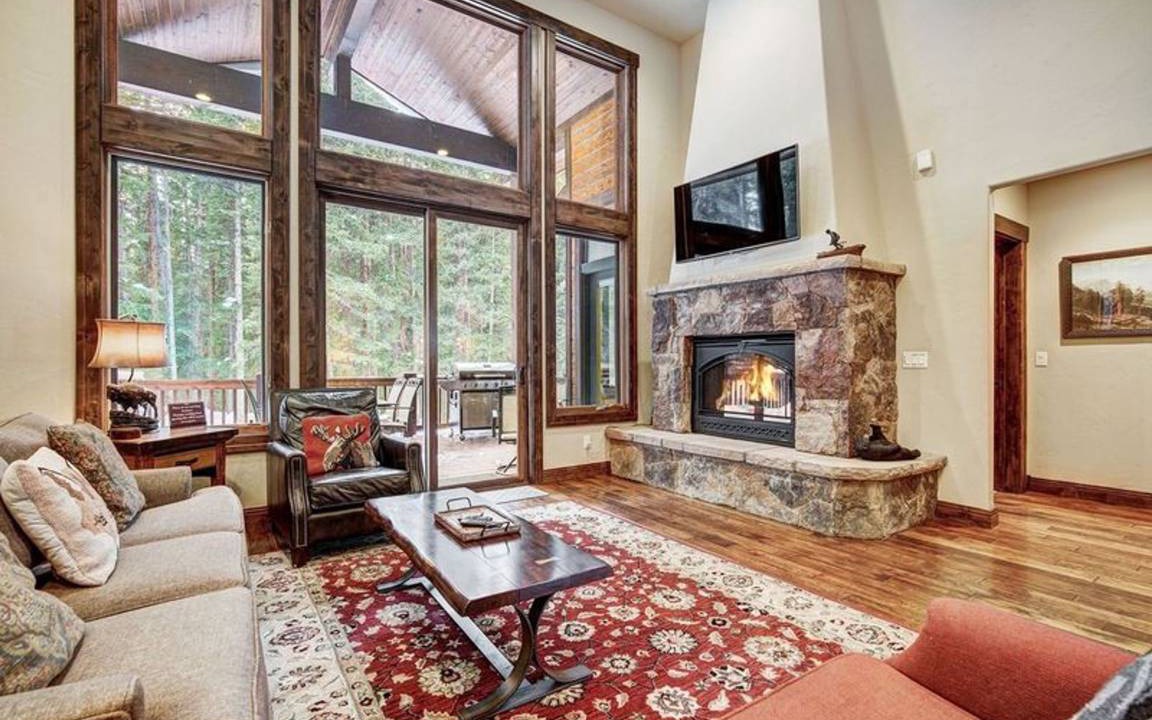 Blue River House | 409 m² House ∙ 5 bedrooms ∙ 10 guests