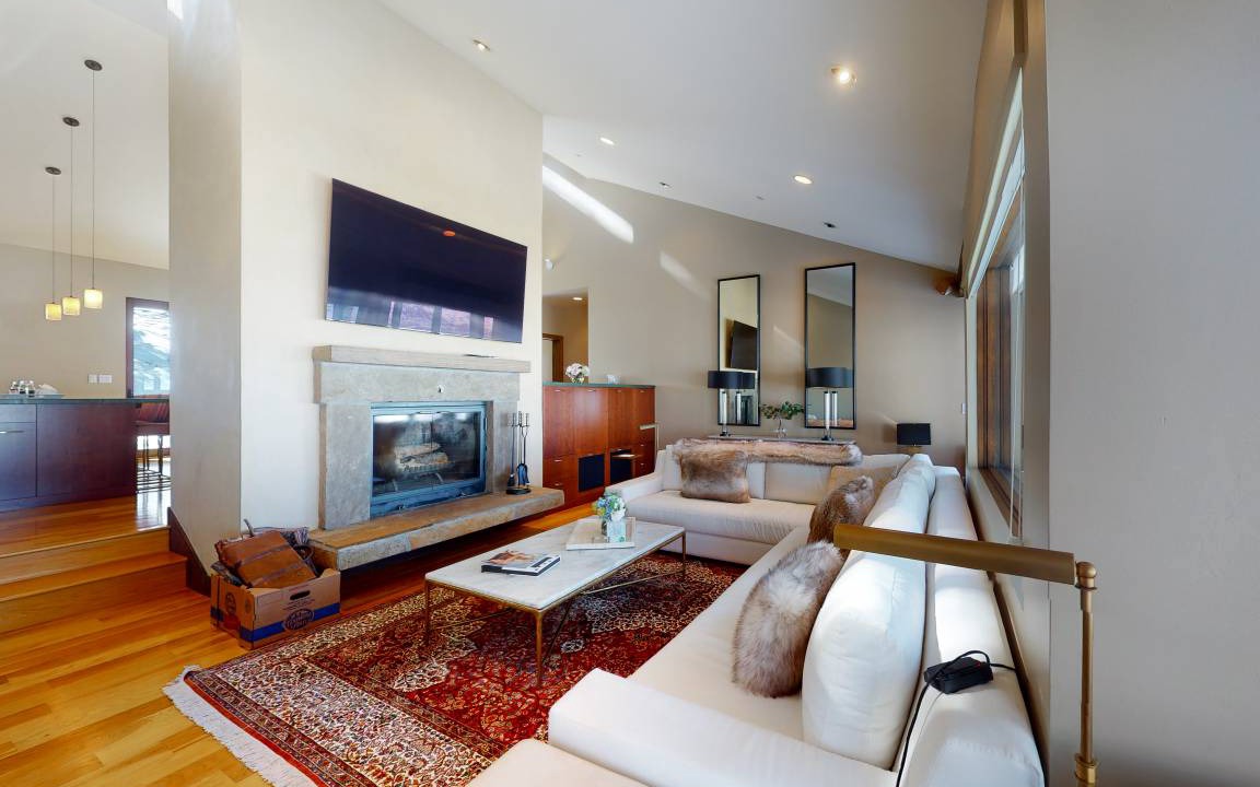 Edwards House | 411 m² House ∙ 4 bedrooms ∙ 8 guests