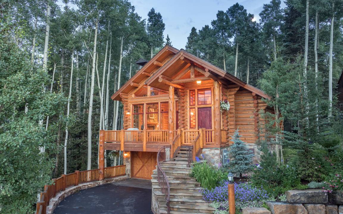 Mountain Village House | 418 m² House ∙ 4 bedrooms ∙ 8 guests