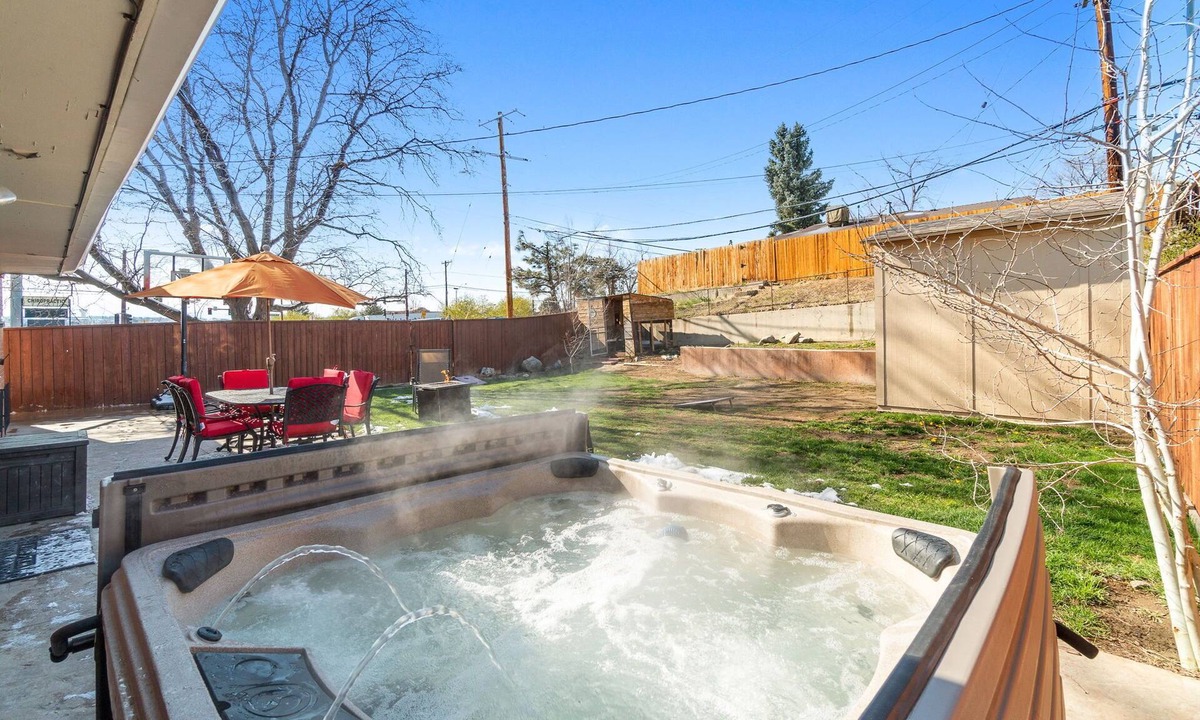 Welby House | 420Friendly HotTub GameRoom MovieTheater PoolTable