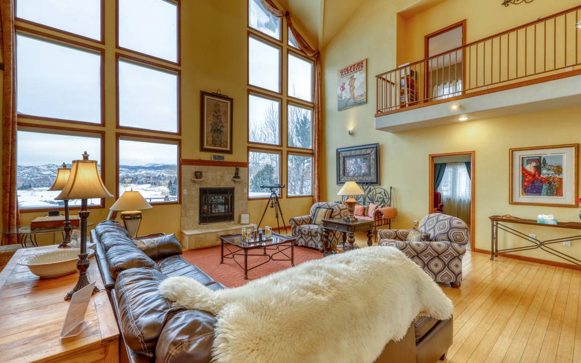 Gypsum House | 421 m² House ∙ 5 bedrooms ∙ 12 guests