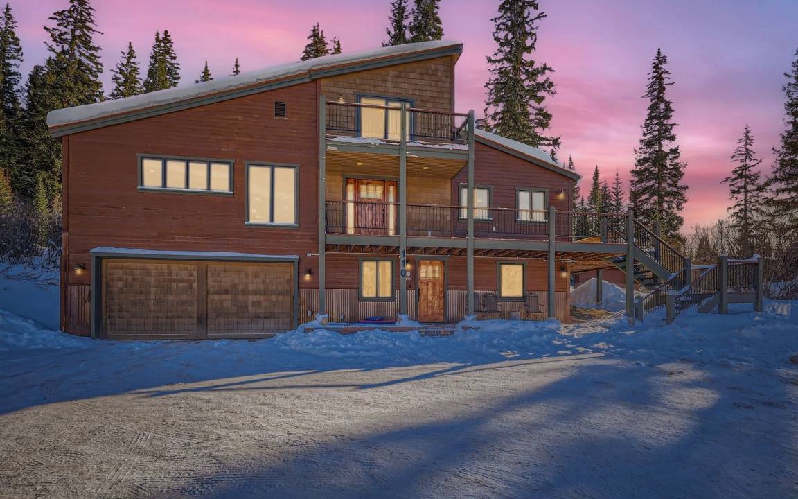 Blue River House | 437 m² House ∙ 4 bedrooms ∙ 10 guests