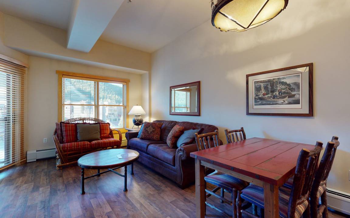 East Village at Copper Condo | 49 m² Condo ∙ 1 bedroom ∙ 4 guests