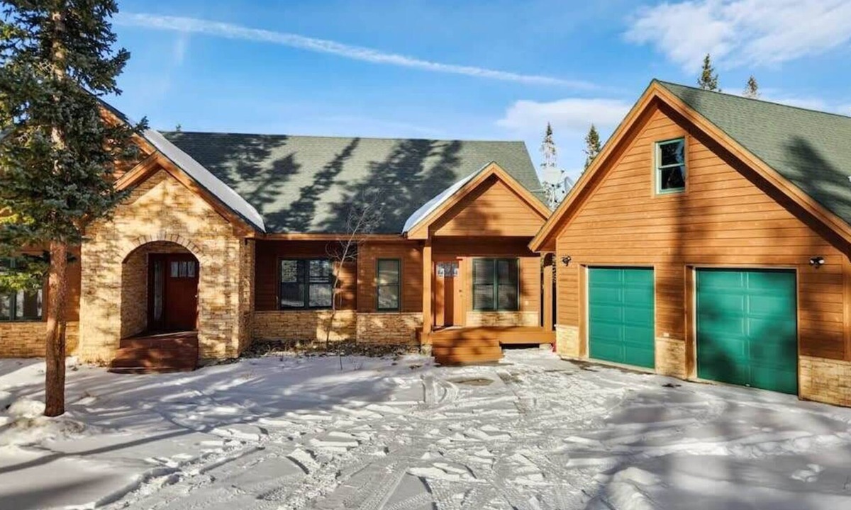 Quandary Village House | 4BR Blue River Retreat w/Hot Tub!