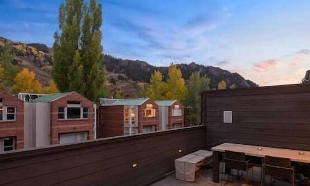 Aspen House | 5 Bedroom Modern Duplex in Aspen Core, Great Views