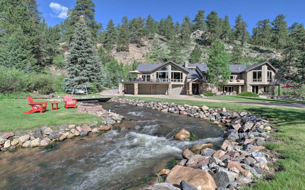 Evergreen House | 530 m² House ∙ 4 bedrooms ∙ 8 guests