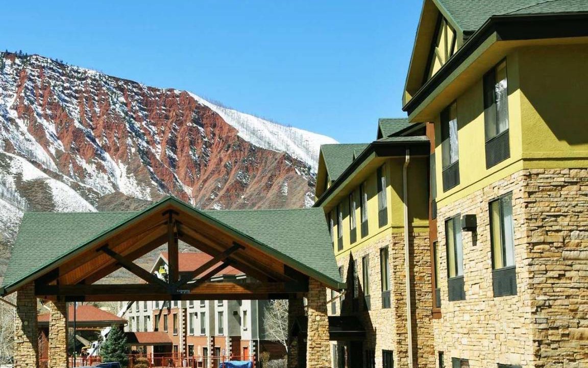 Glenwood Springs Hotel | 55 m² Hotel ∙ 2 bedrooms ∙ 127 guests