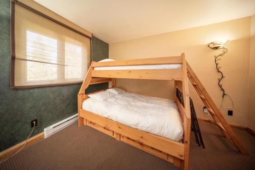 Fraser House | 59 Jabberwocky Home by Stay Winter Park