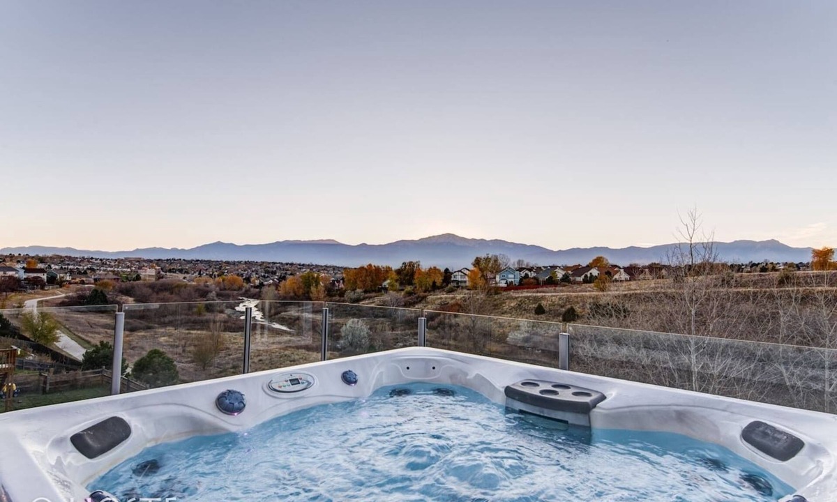 Northeast Colorado Springs Cottage | 5BR Mtn Views Family Getaway HOT TUB