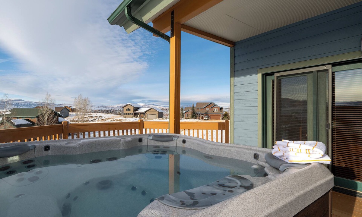 Granby Cabin | 6 BDR + Bonus Room, 12 BDS, Hot Tub, Cinema, Skiing, Golf!