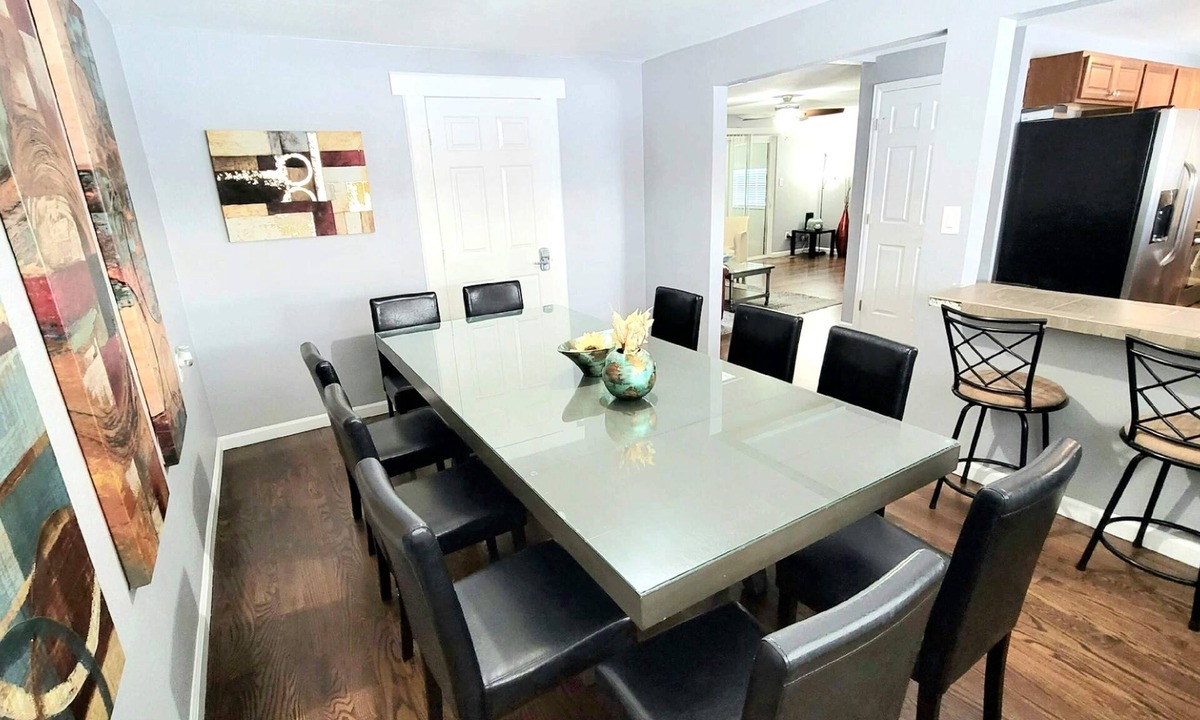 Dupont House | 6 bdrms-2 Kitchens-2 Living Rooms - Easy Access to Red Rocks and Downtown!