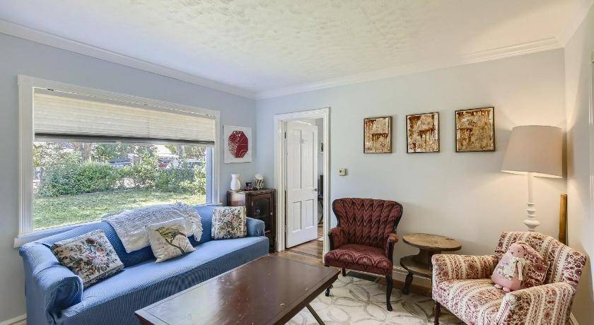 Longmont House | 62 m² House ∙ 2 bedrooms ∙ 4 guests