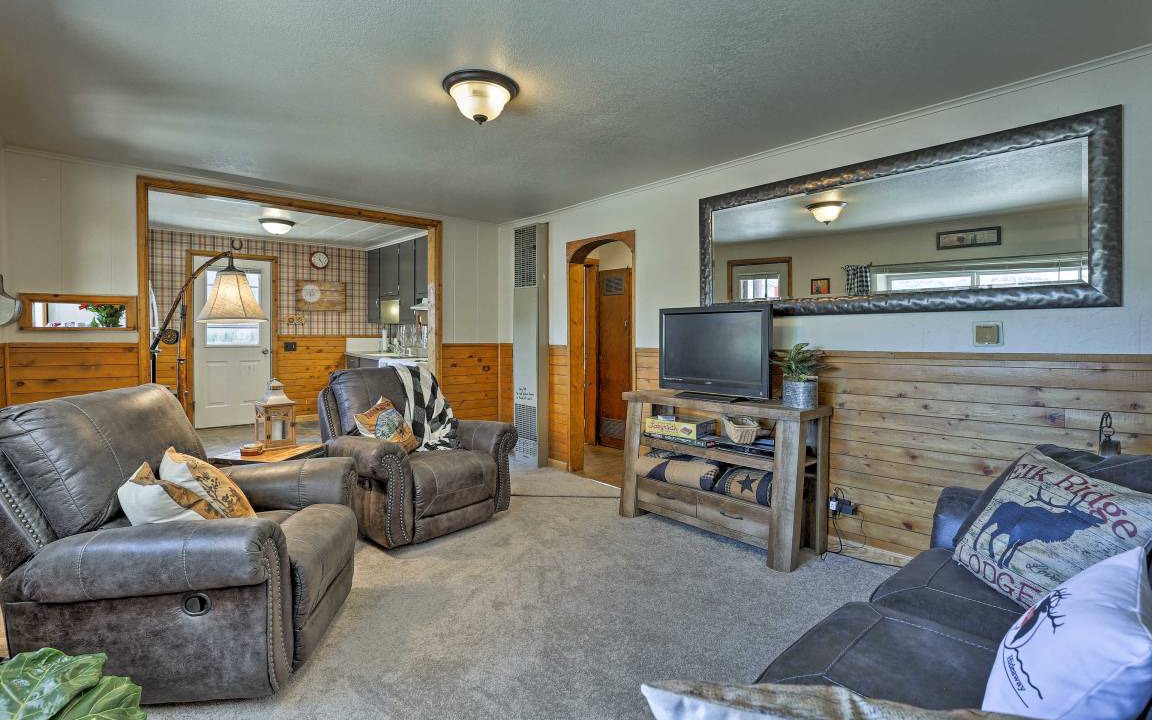 Hot Sulphur Springs Cottage | 73 m² Cabin ∙ 2 bedrooms ∙ 5 guests