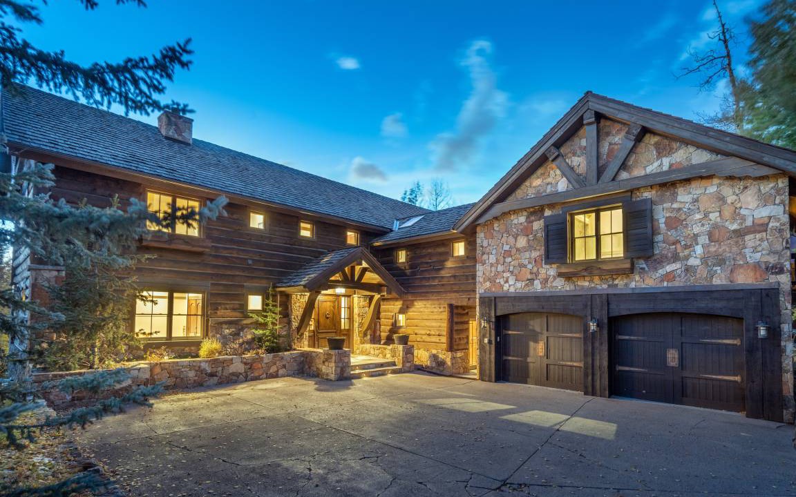 Mountain Village House | 766 m² House ∙ 7 bedrooms ∙ 18 guests