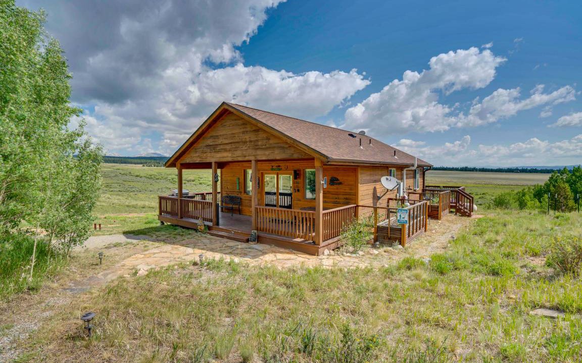 Warm Springs House | 77 m² House ∙ 2 bedrooms ∙ 4 guests