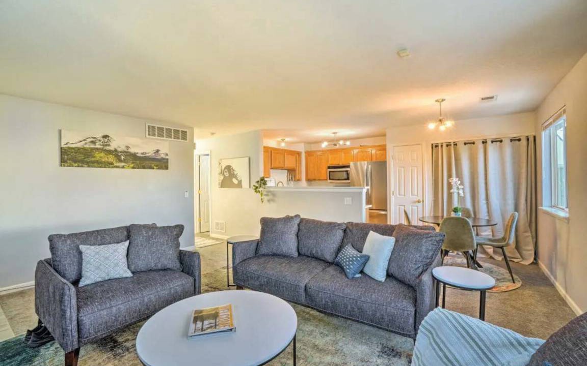 Englewood Condo | 80 m² Condo ∙ 2 bedrooms ∙ 4 guests