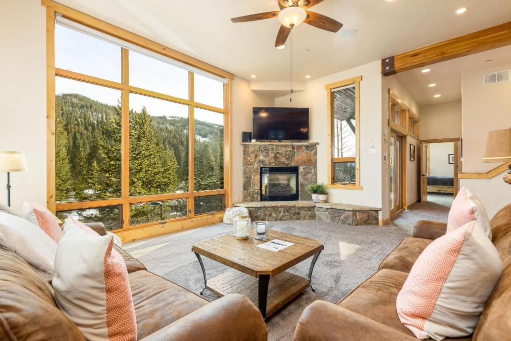 River Run Apartment | 8201 Mill Creek - Private Hot Tub! condo