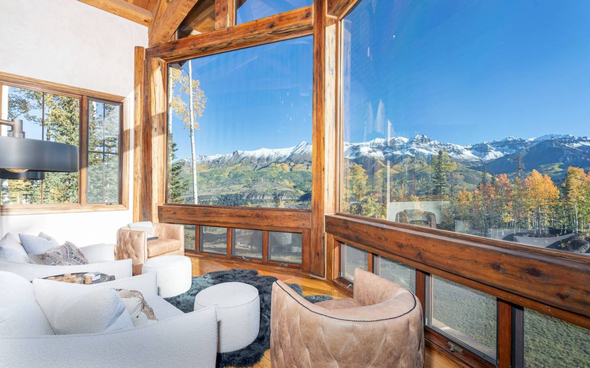 Mountain Village House | 845 m² House ∙ 6 bedrooms ∙ 14 guests