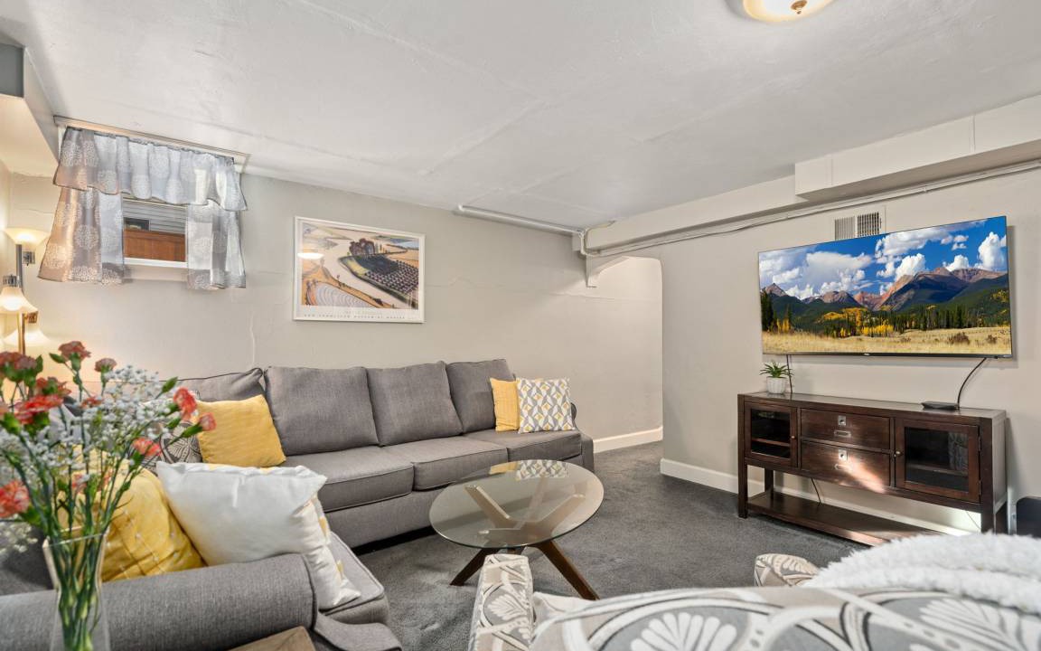 Old Town West Apartment | 93 m² Apartment ∙ 2 bedrooms ∙ 4 guests
