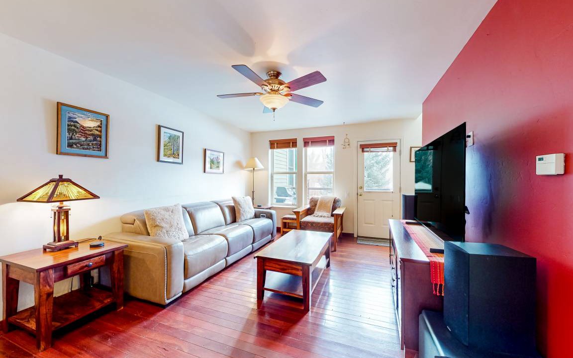Basalt House | 99 m² House ∙ 2 bedrooms ∙ 4 guests