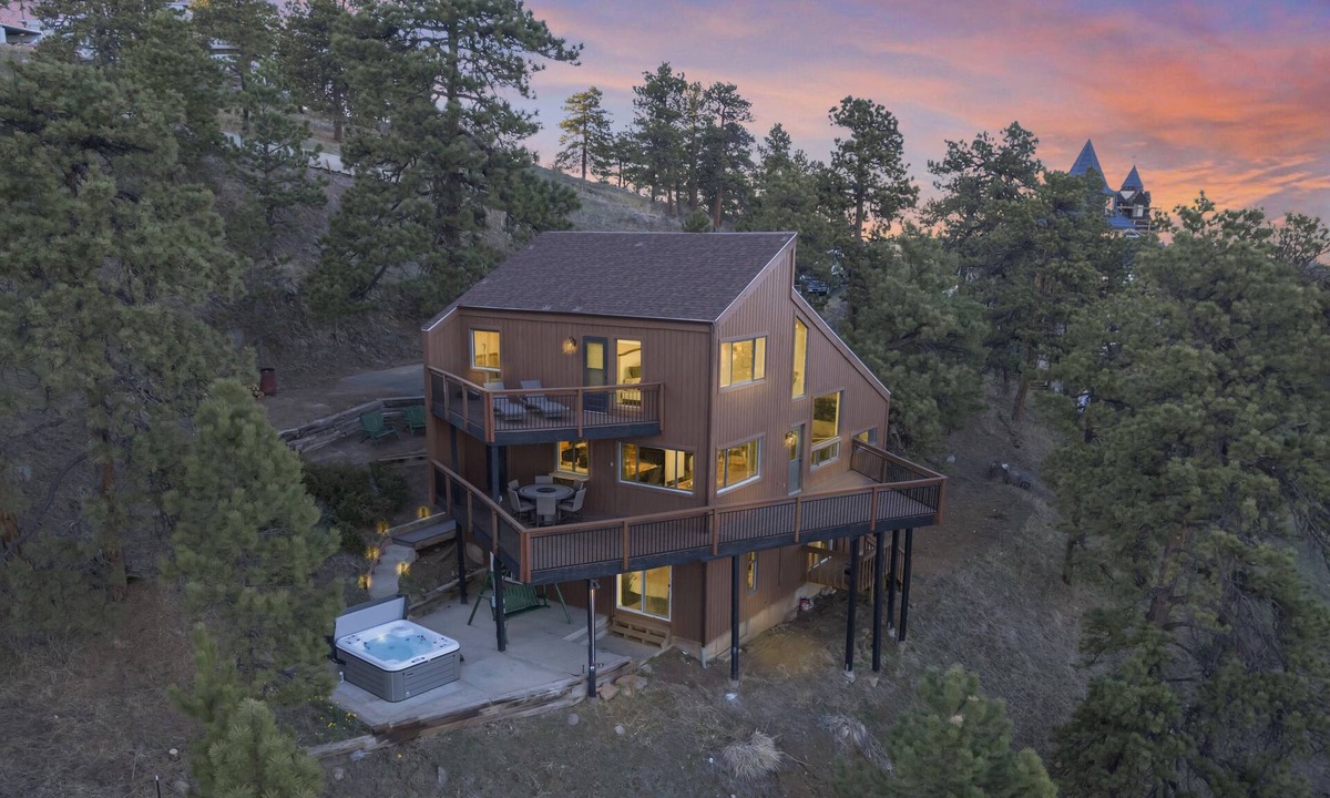 Genesee Cabin | A Cabin in the Clouds: Peaceful Mountain Retreat w/Hot Tub & Spectacular Views!