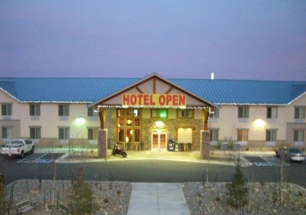 Fairplay Hotel | A Riverside Inn Travelodge by Wyndham