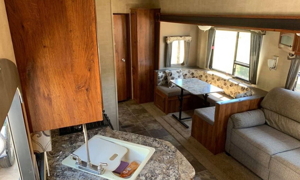 Pueblo House | A Unique Pueblo Getaway in a Quirky Camper Retreat, Super Close to All Amenities