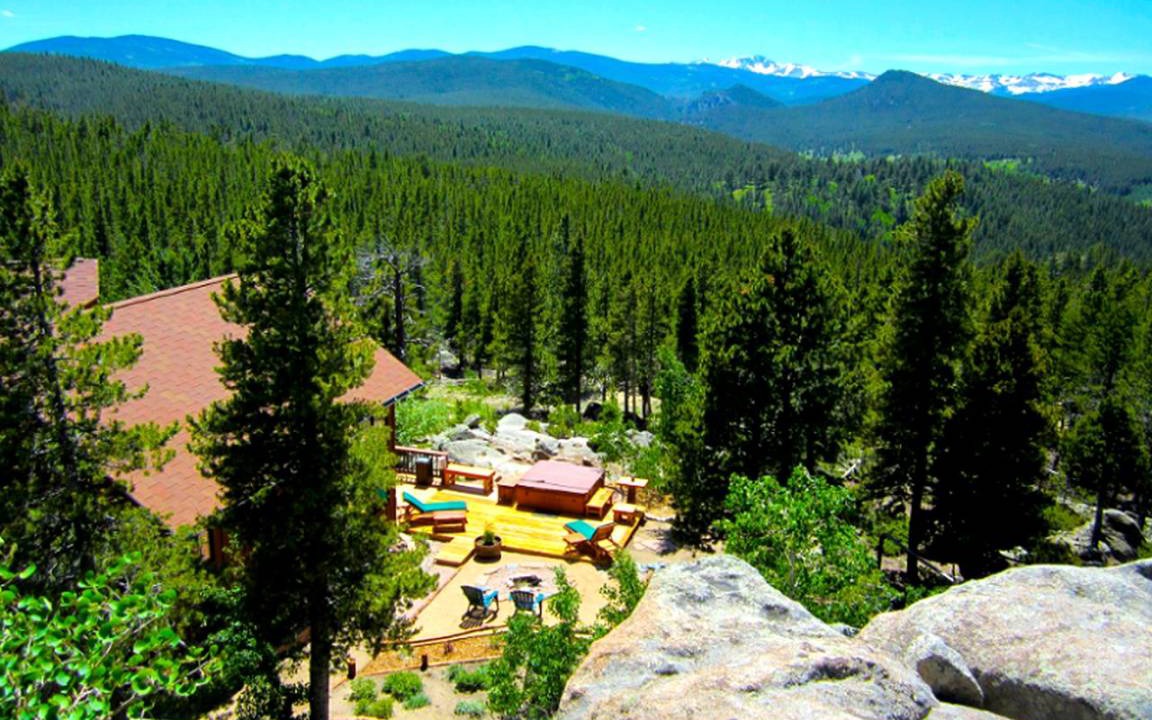 Black Hawk Other | Accommodation ∙ 1 bedroom ∙ 14 guests