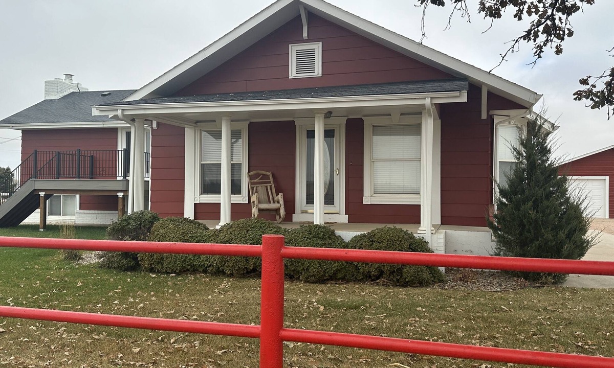 Eaton House | Adorable Farmhouse within steps of Double Check Arena!