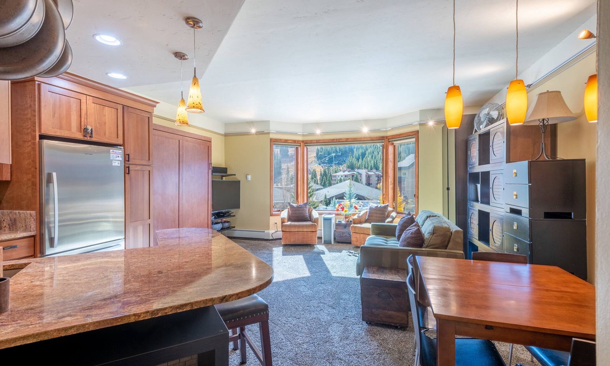 Copper Mountain Village Condo | Amazing Views, free wifi, free parking. Telemark Lodge studio with style