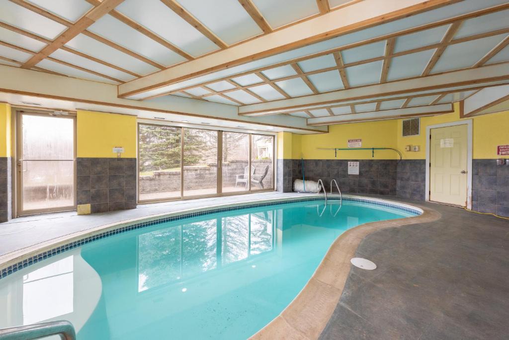 McHenry House | American Eagle Lodge
