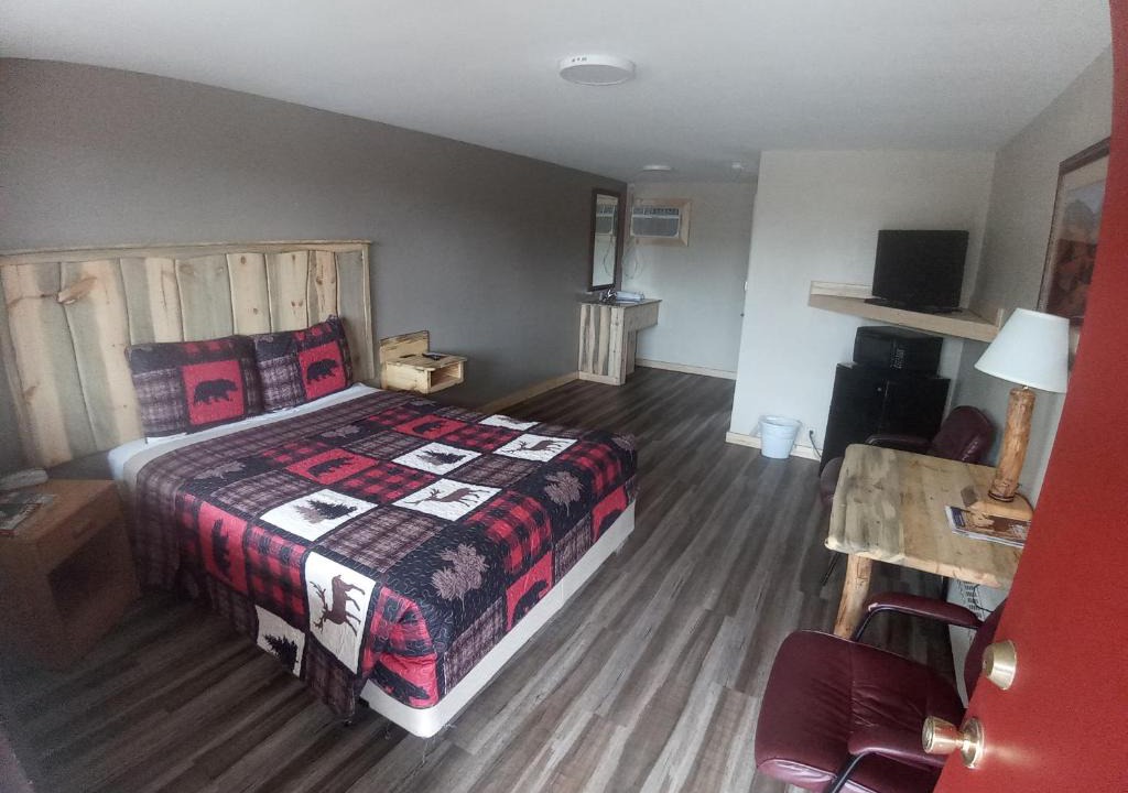 Cortez Cabin | Aneth Lodge Budget 6