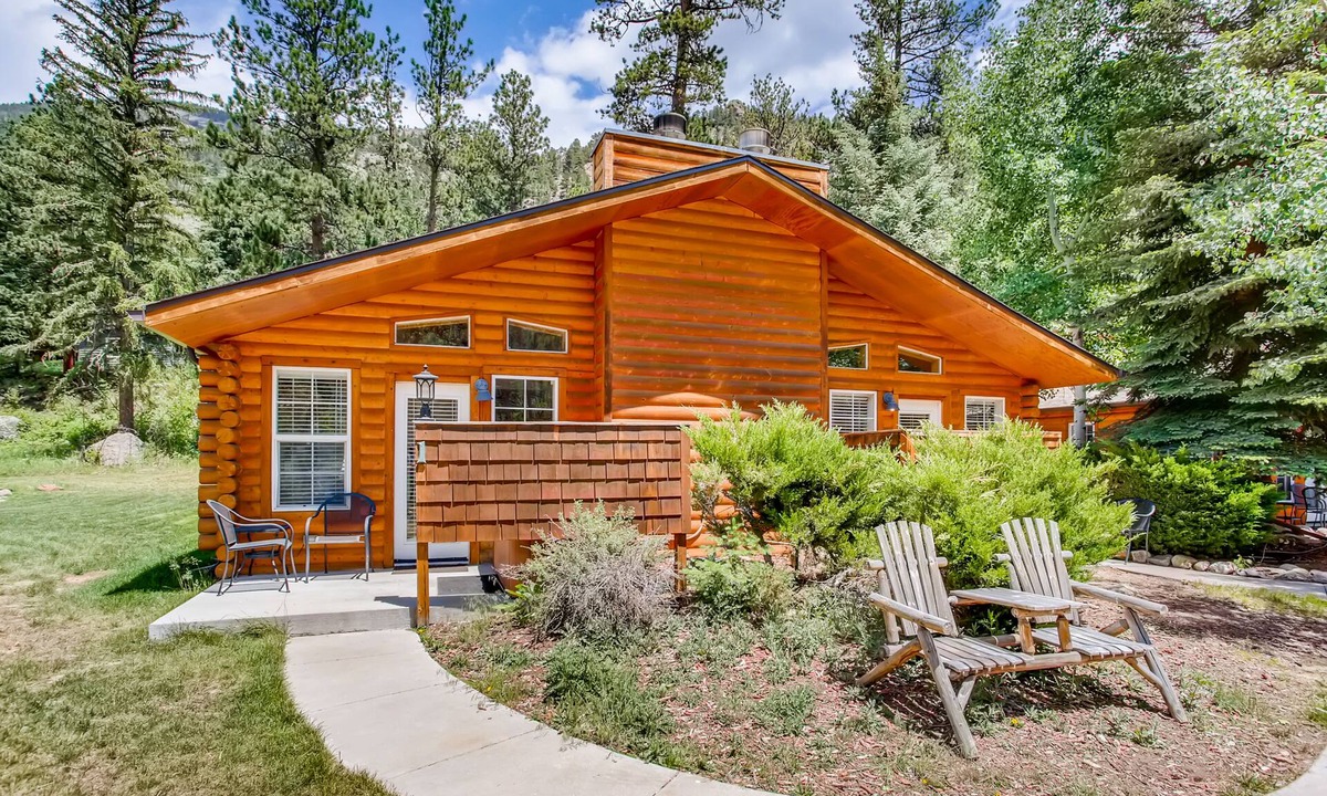 Fall River Estates Condo | Antlers Pointe 02 (HT)