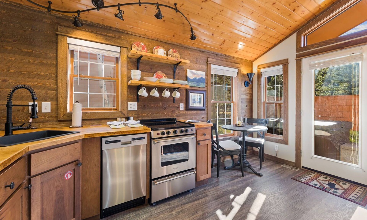 Fall River Estates Condo | Antlers Pointe 08 (HT)