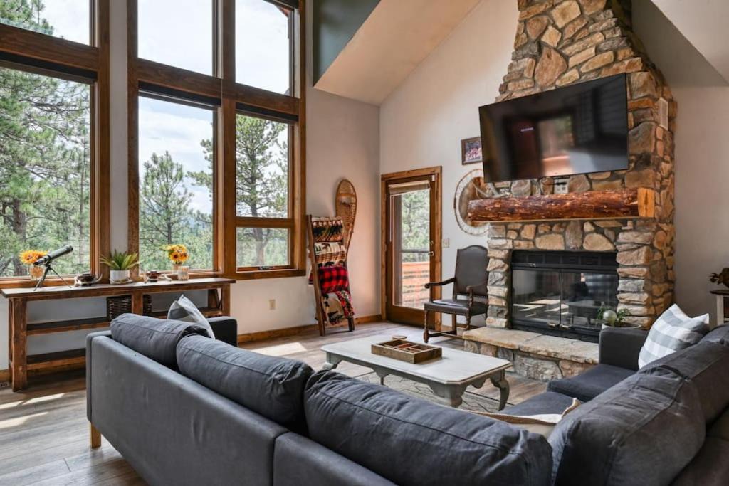 Woodland Park House | Antlers Ridge, Private Hot Tub, 3 Decks, MTN Views