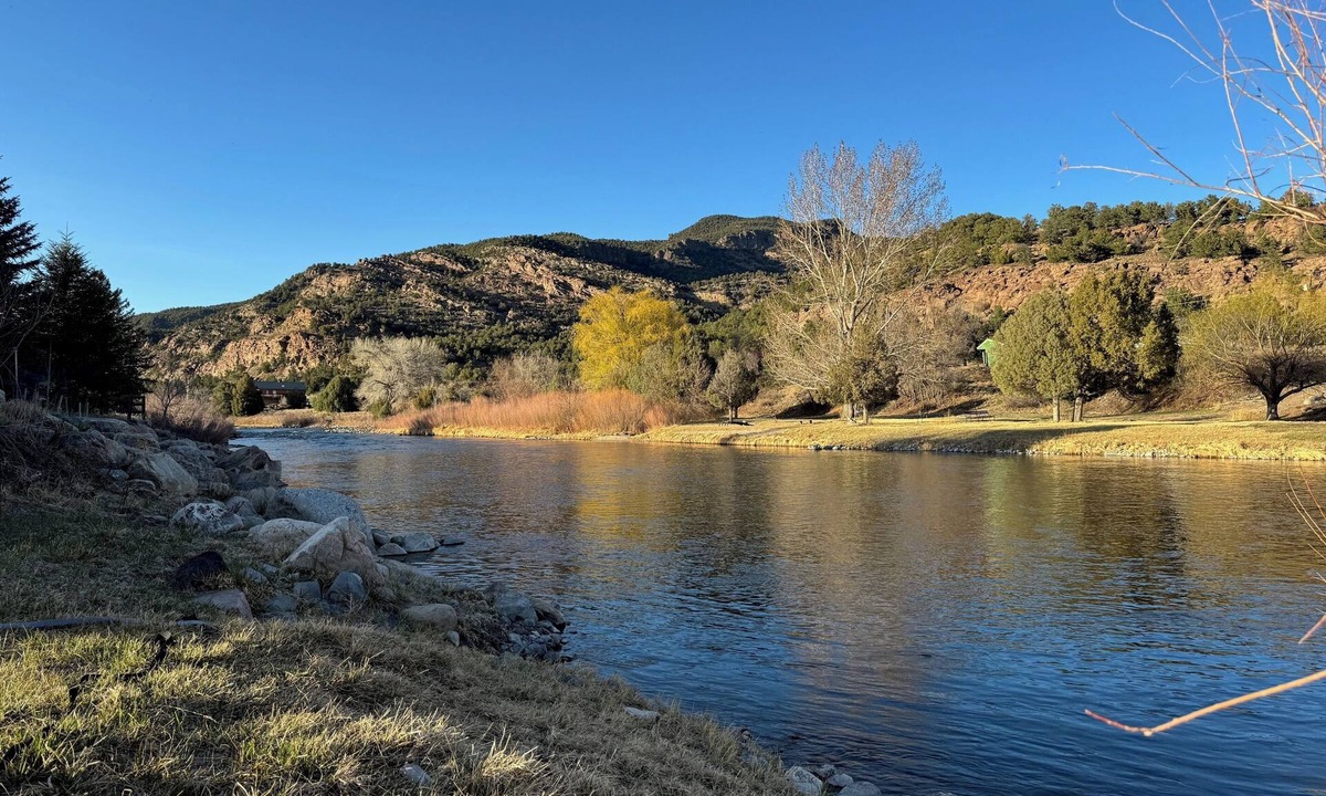 Howard Cabin | Arkansas River Frontage, Cozy Cabin with AC, WiFi in gorgeous Howard pets ok