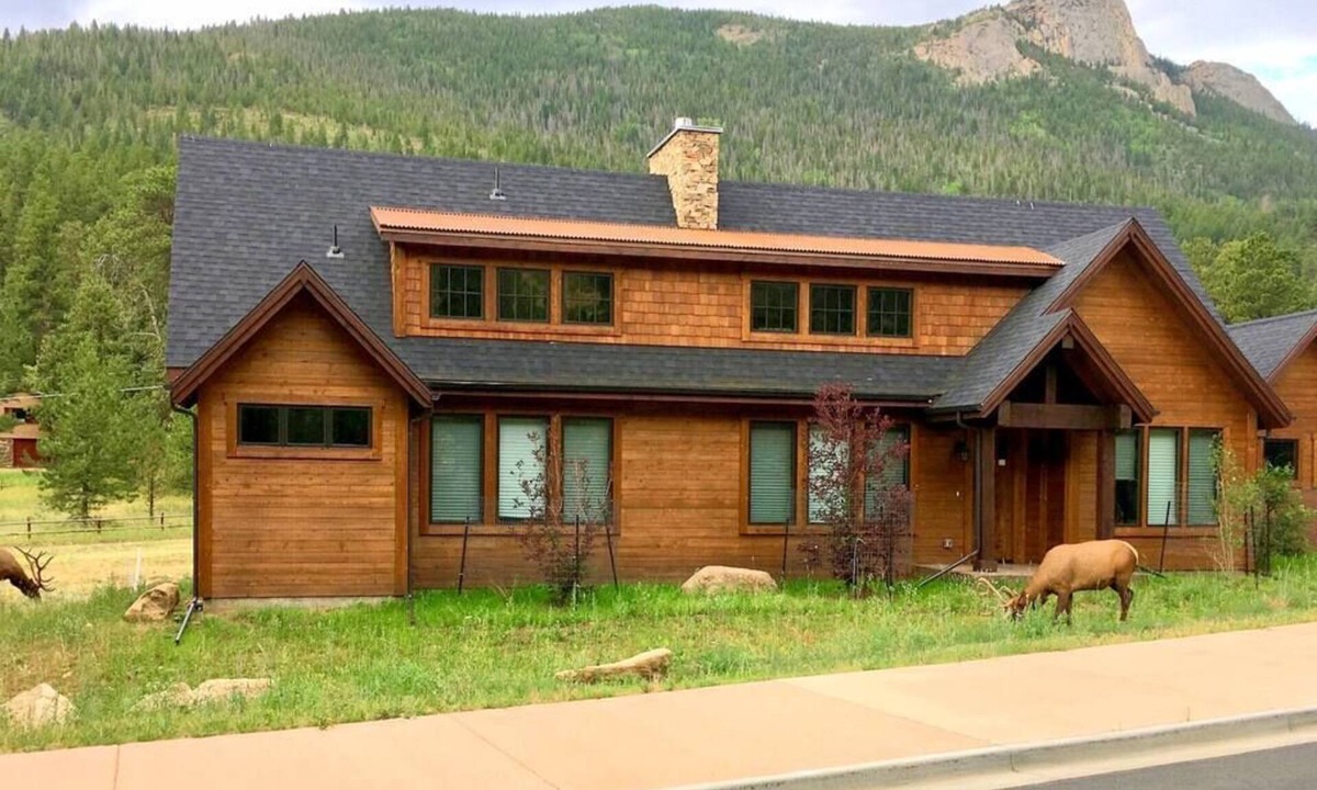 Estes Park House | Arrowhead West -Luxury 3BR Mountain Retreat
