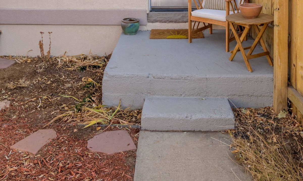 Cole House | Artsy, peaceful townhouse w/ private yard - 3 mins from RiNo!