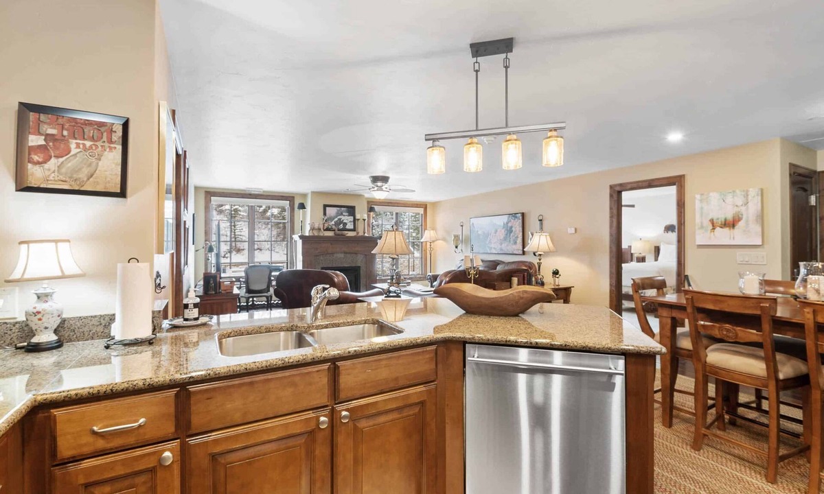 Avon Condo | Ascent 207 - Two bedroom with mountain views