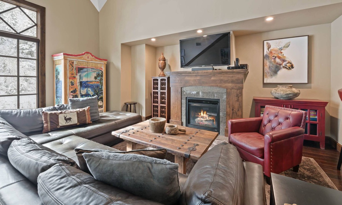 Avon Condo | Ascent 415 - Amazing Top Floor Residence