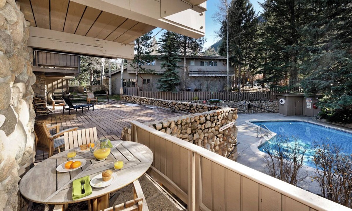 Aspen Condo | Aspen Alps Exclusive Two Bedroom Condo - walking distance to town
