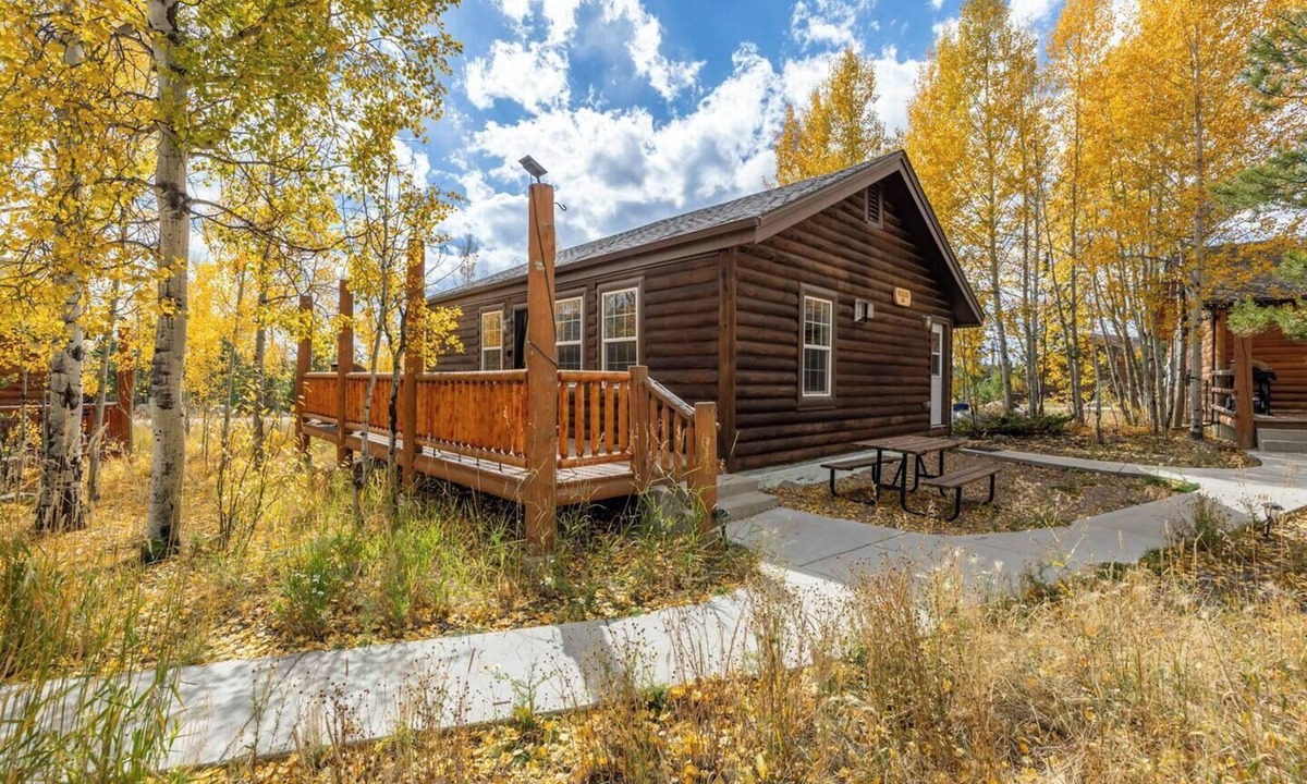 Grand Lake Cabin | Aspen Leaf Lodges is back with 4 newly renovated cabins