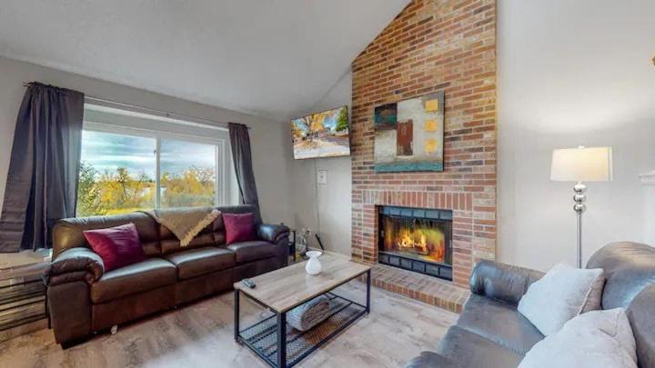 Prides Crossing House | Aurora 3 King Beds Updated Upper Unit Quincy Lake