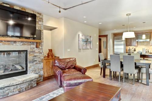 Telluride Apartment | Ballard North 202 - Ballard Bluebird