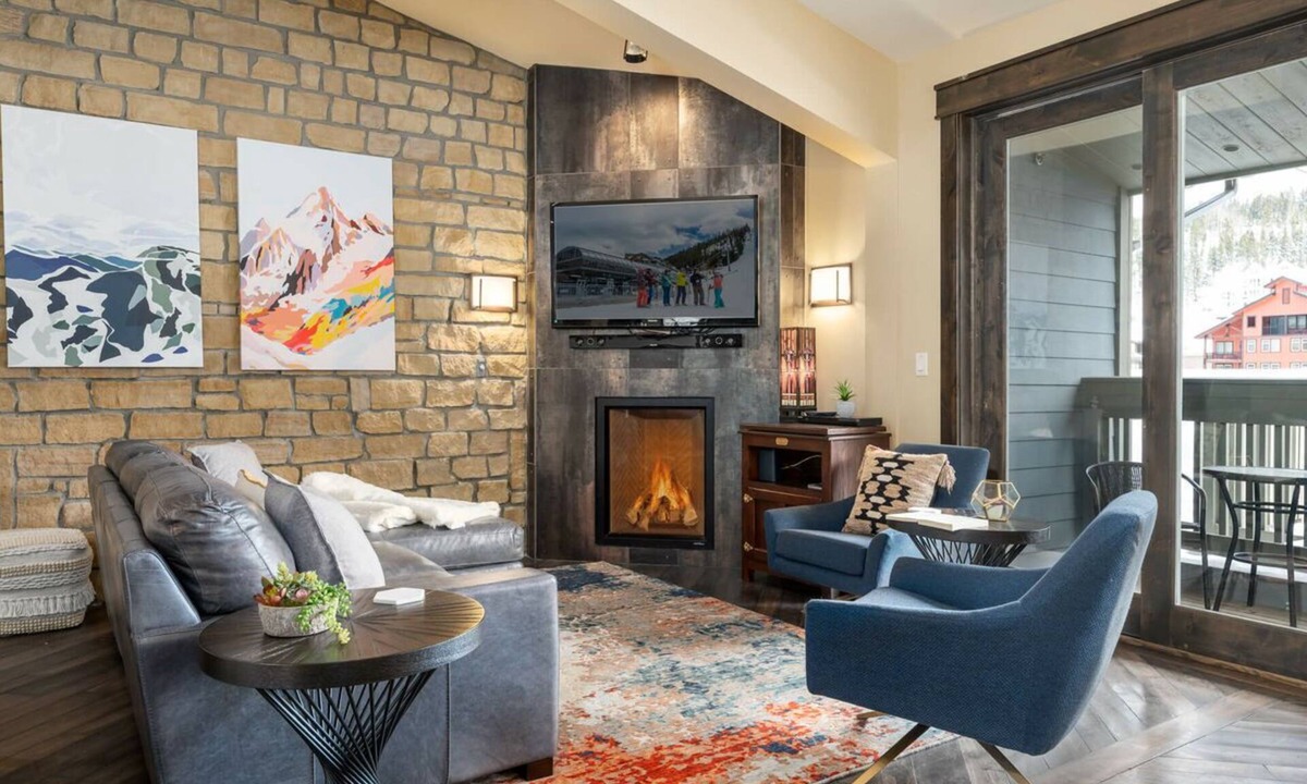 Winter Park Condo | ☟ Base Village Loft 102 | WALK DOWNSTAIRS TO BASE AREA | Private Garage | SKI SKI SKI