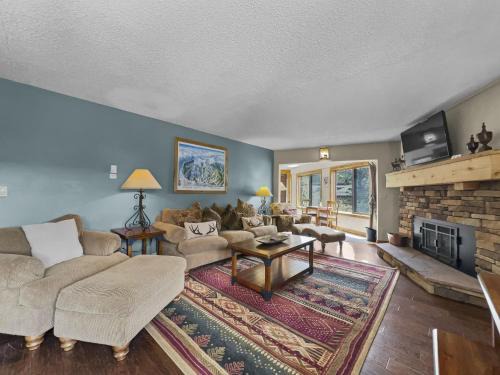 Copper Mountain Village Apartment | BE310 Bridge End Pet Friendly condo